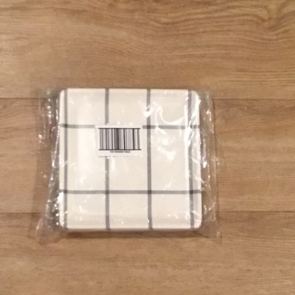 Hearth & Hand With Magnolia 4 Pack Grid Pattern Bamboo Melamine Appetizer Plates - Picture 6 of 6